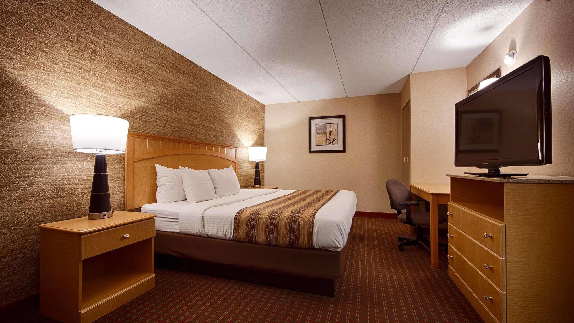 Hotel Western Crown & -
